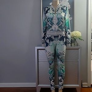 Gently use size small fancy green leaf zip jacket with skinny leggings set